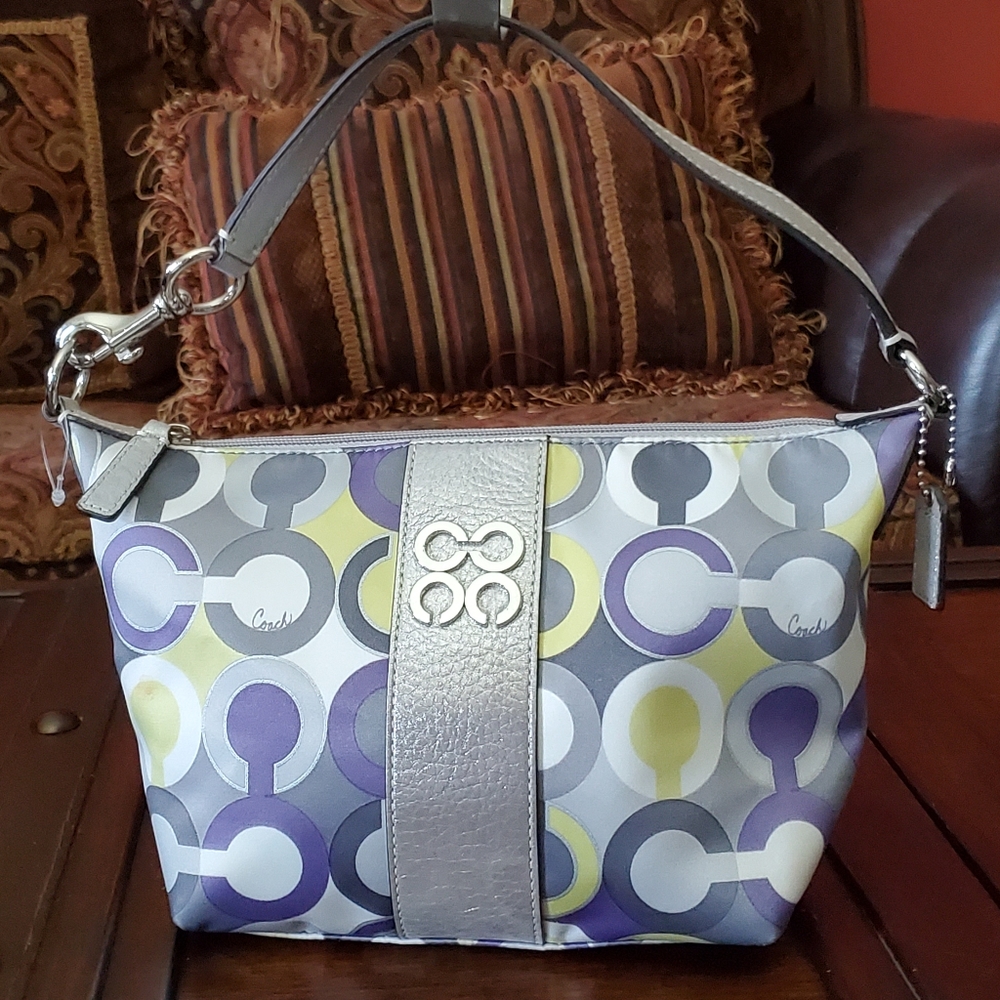 FREE SHIPPING 💕 Authentic Coach Handbag